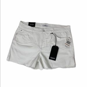 NWT- Kensie casual Lady's  White Shorts